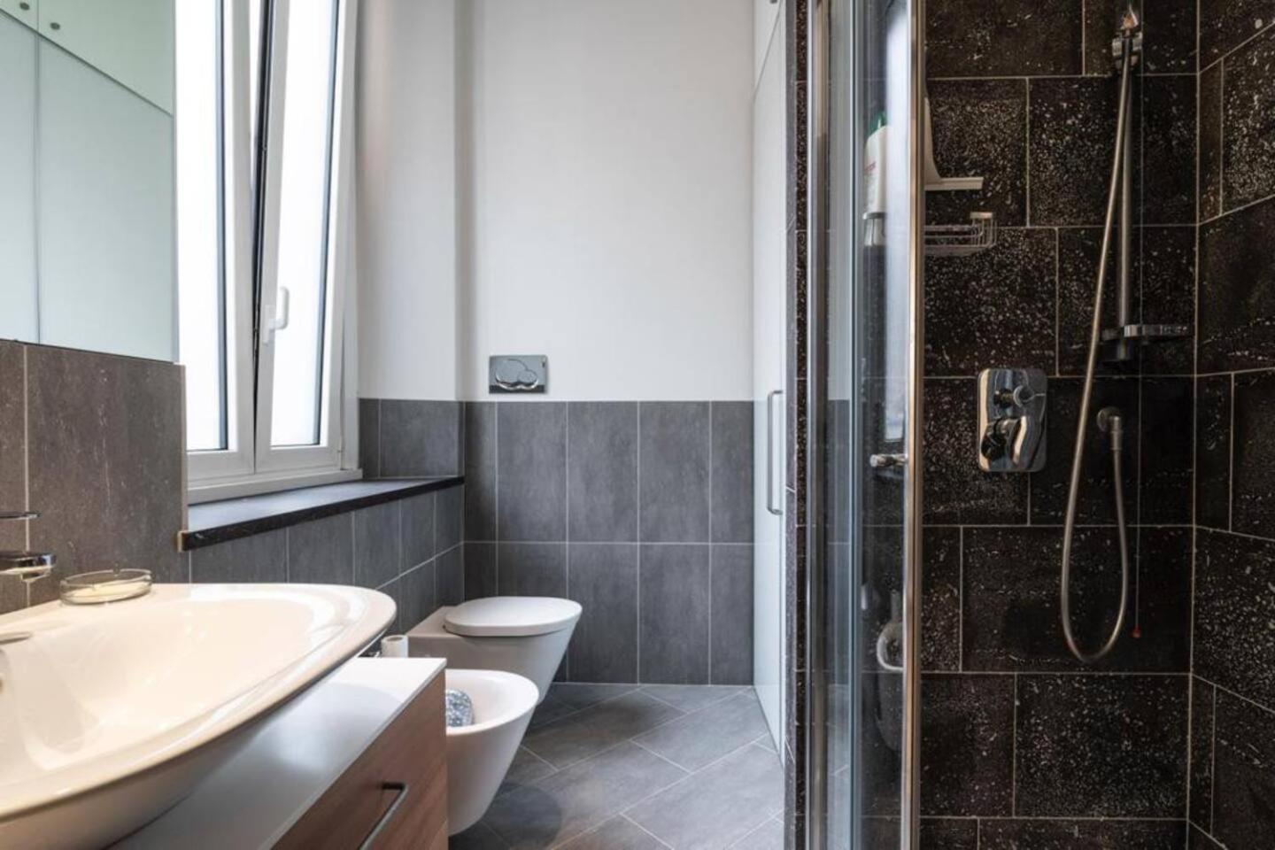 Apartamento Real Jewel In Milano Cadorna Exterior foto