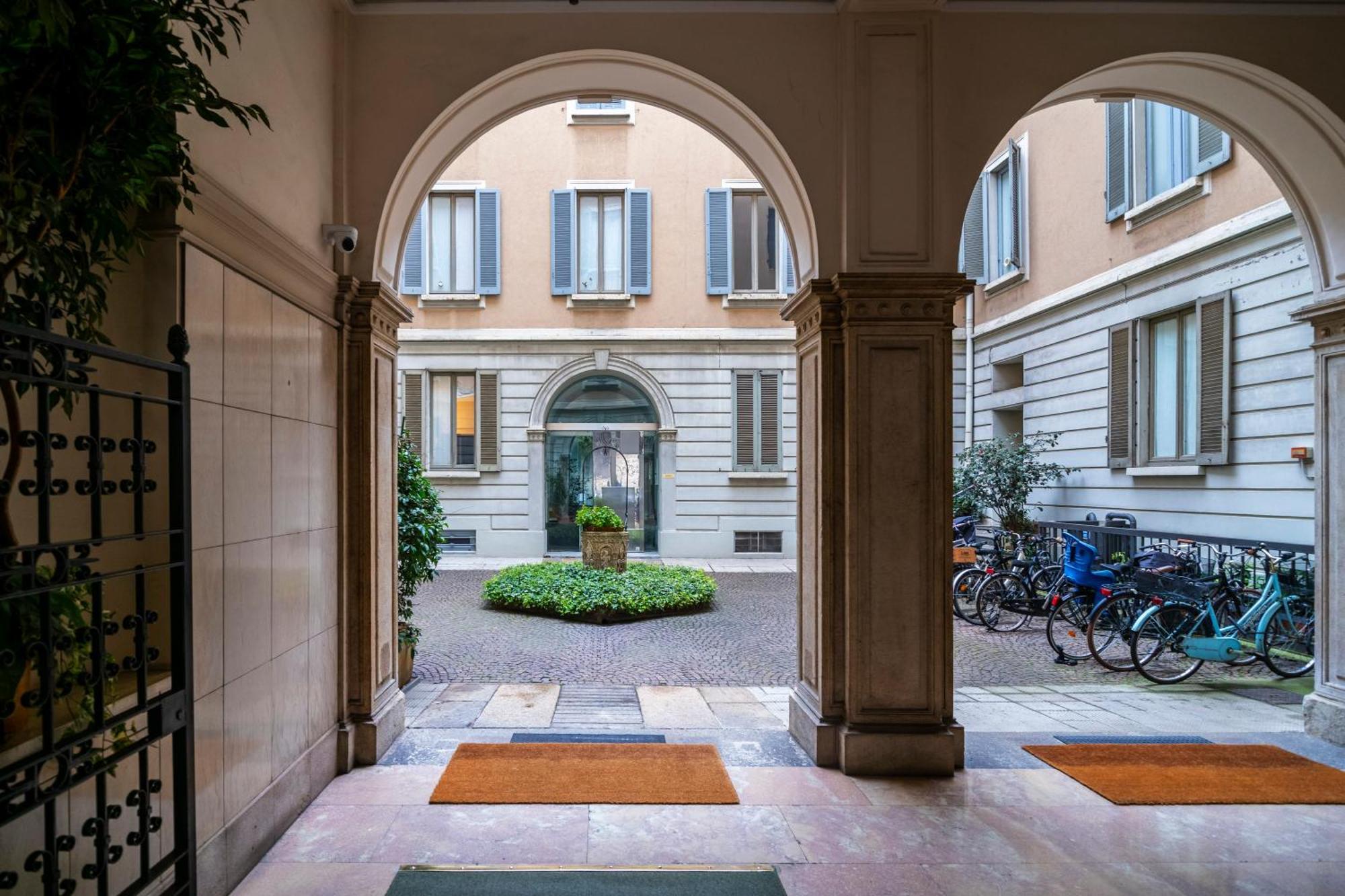Apartamento Real Jewel In Milano Cadorna Exterior foto
